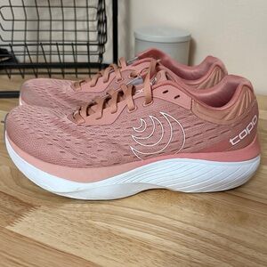 Women's Topo Running Shoes